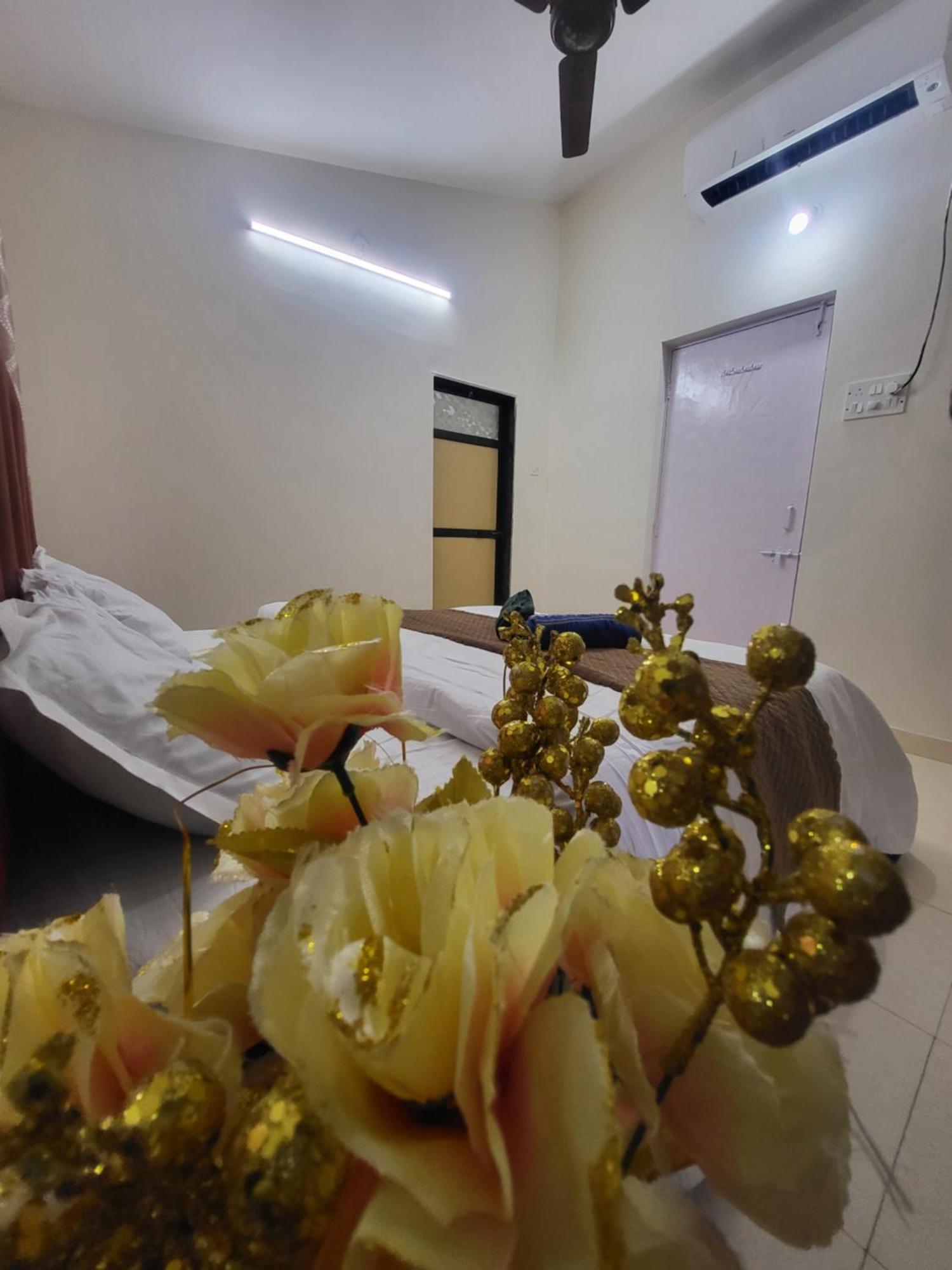 The Perfect Stays Para Disco Big Pool Cricket Turf Villa Lonavala Ngoại thất bức ảnh
