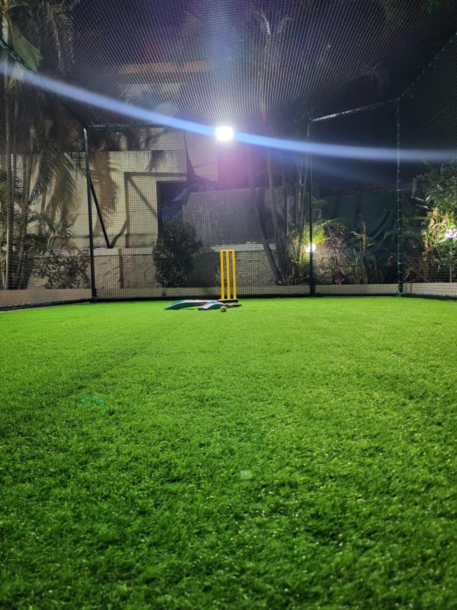 The Perfect Stays Para Disco Big Pool Cricket Turf Villa Lonavala Ngoại thất bức ảnh