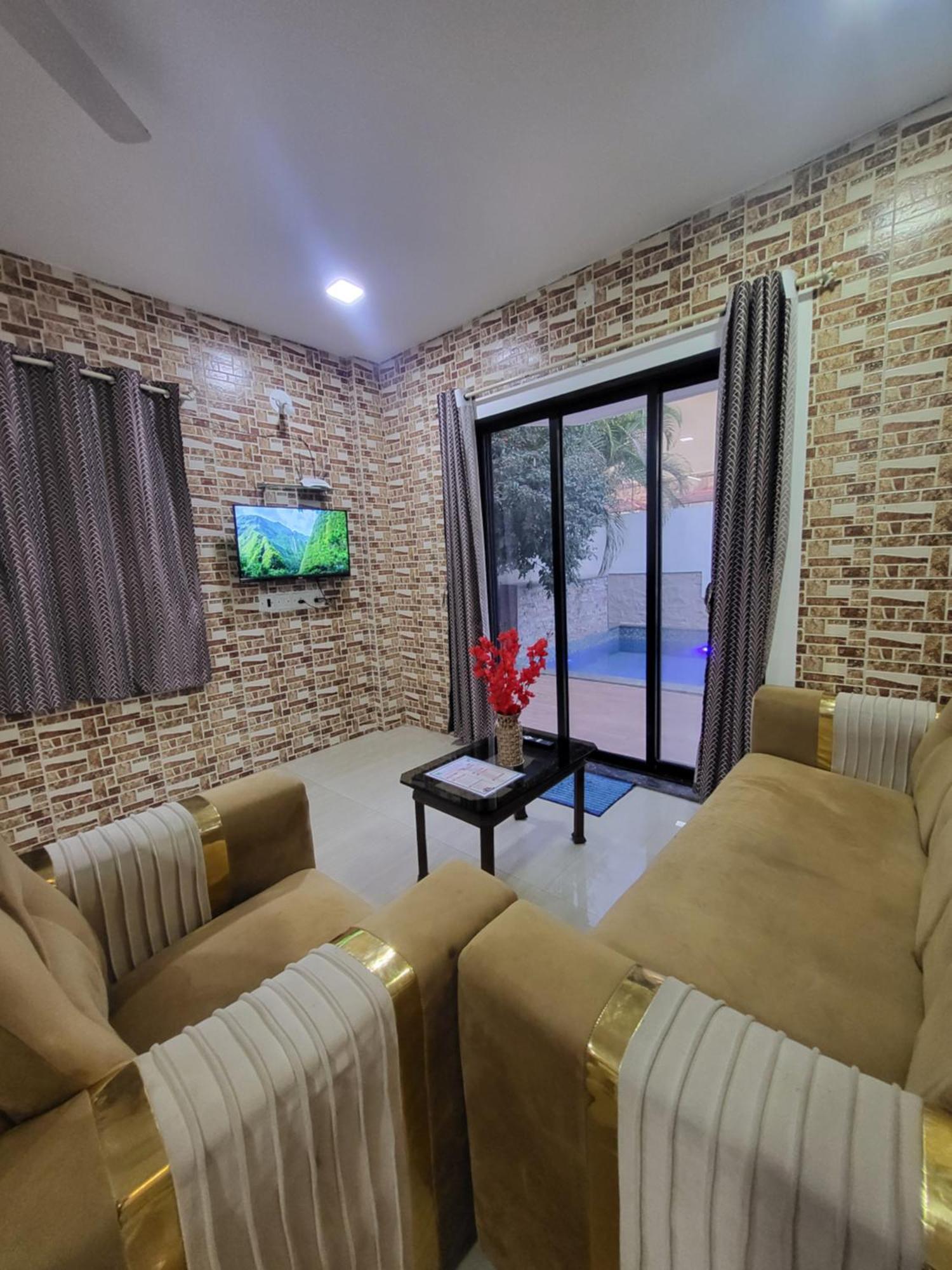 The Perfect Stays Para Disco Big Pool Cricket Turf Villa Lonavala Ngoại thất bức ảnh