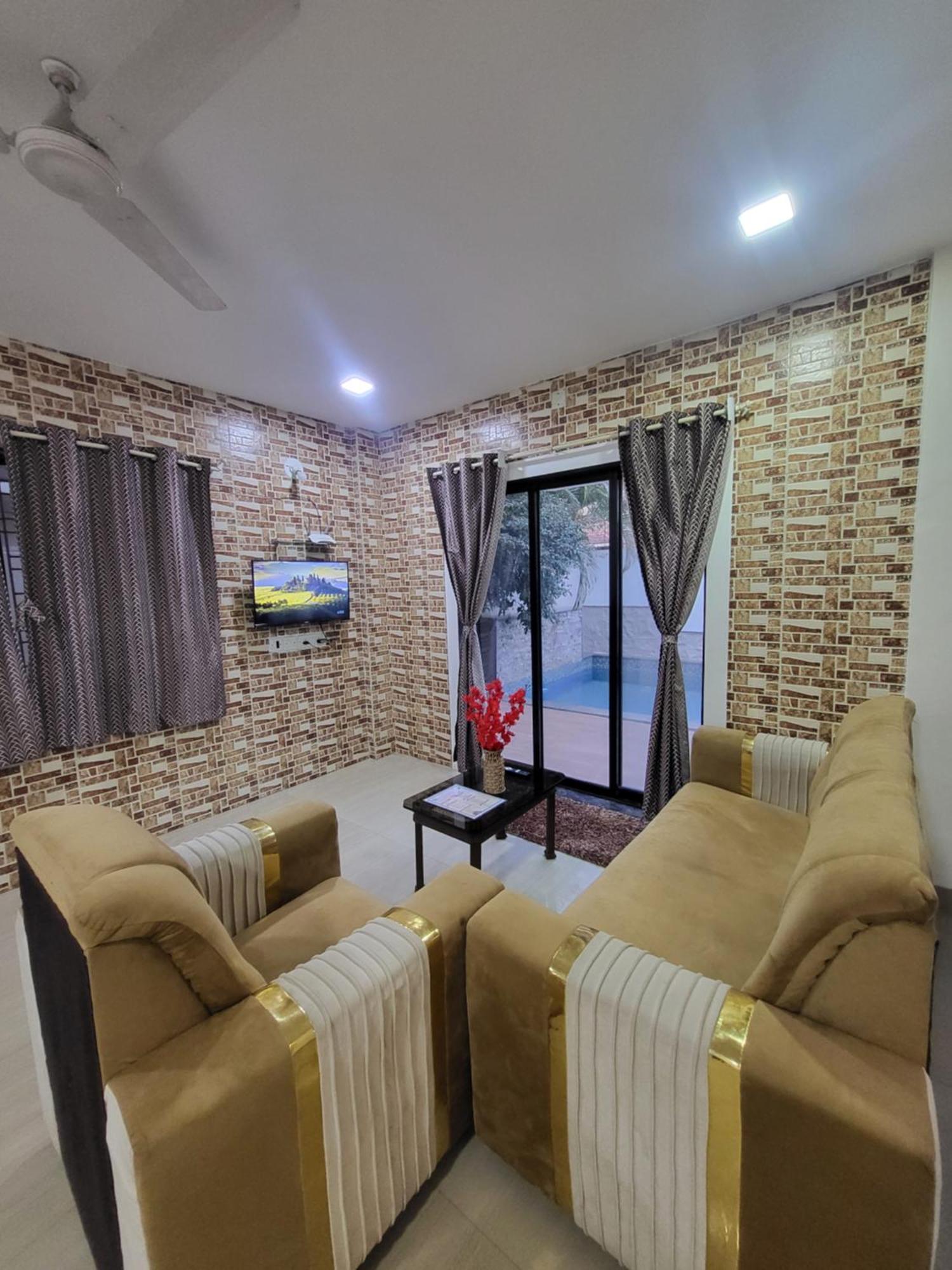 The Perfect Stays Para Disco Big Pool Cricket Turf Villa Lonavala Ngoại thất bức ảnh