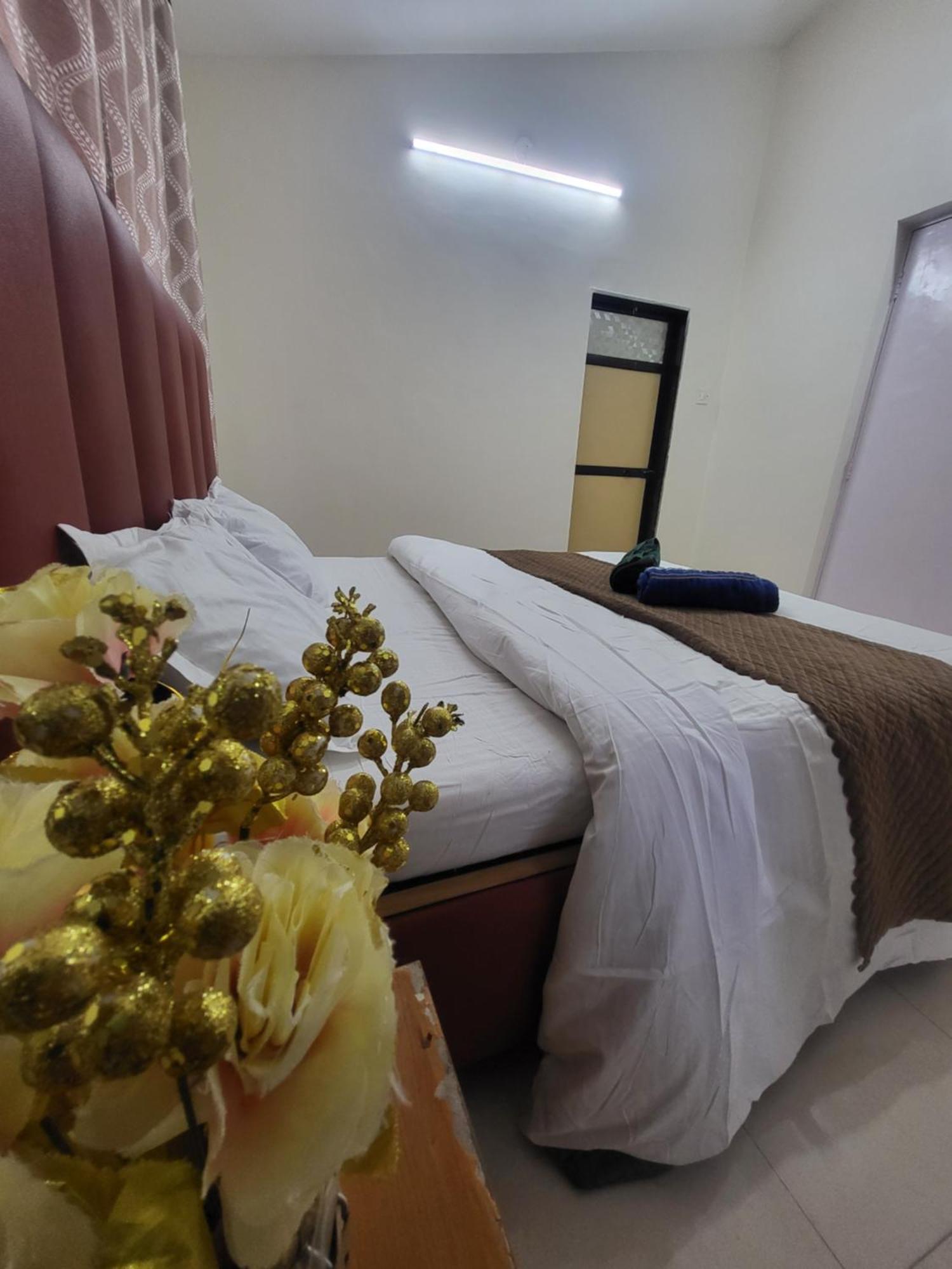The Perfect Stays Para Disco Big Pool Cricket Turf Villa Lonavala Ngoại thất bức ảnh
