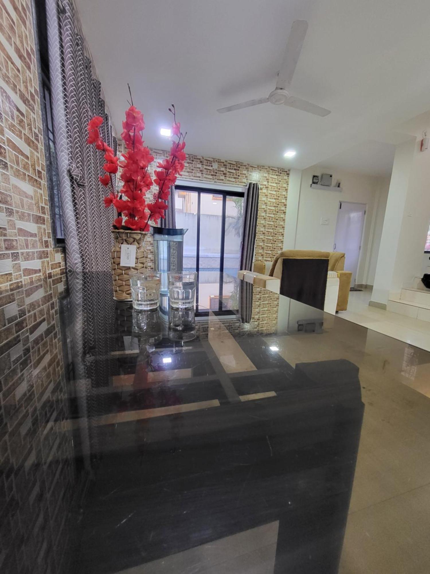 The Perfect Stays Para Disco Big Pool Cricket Turf Villa Lonavala Ngoại thất bức ảnh