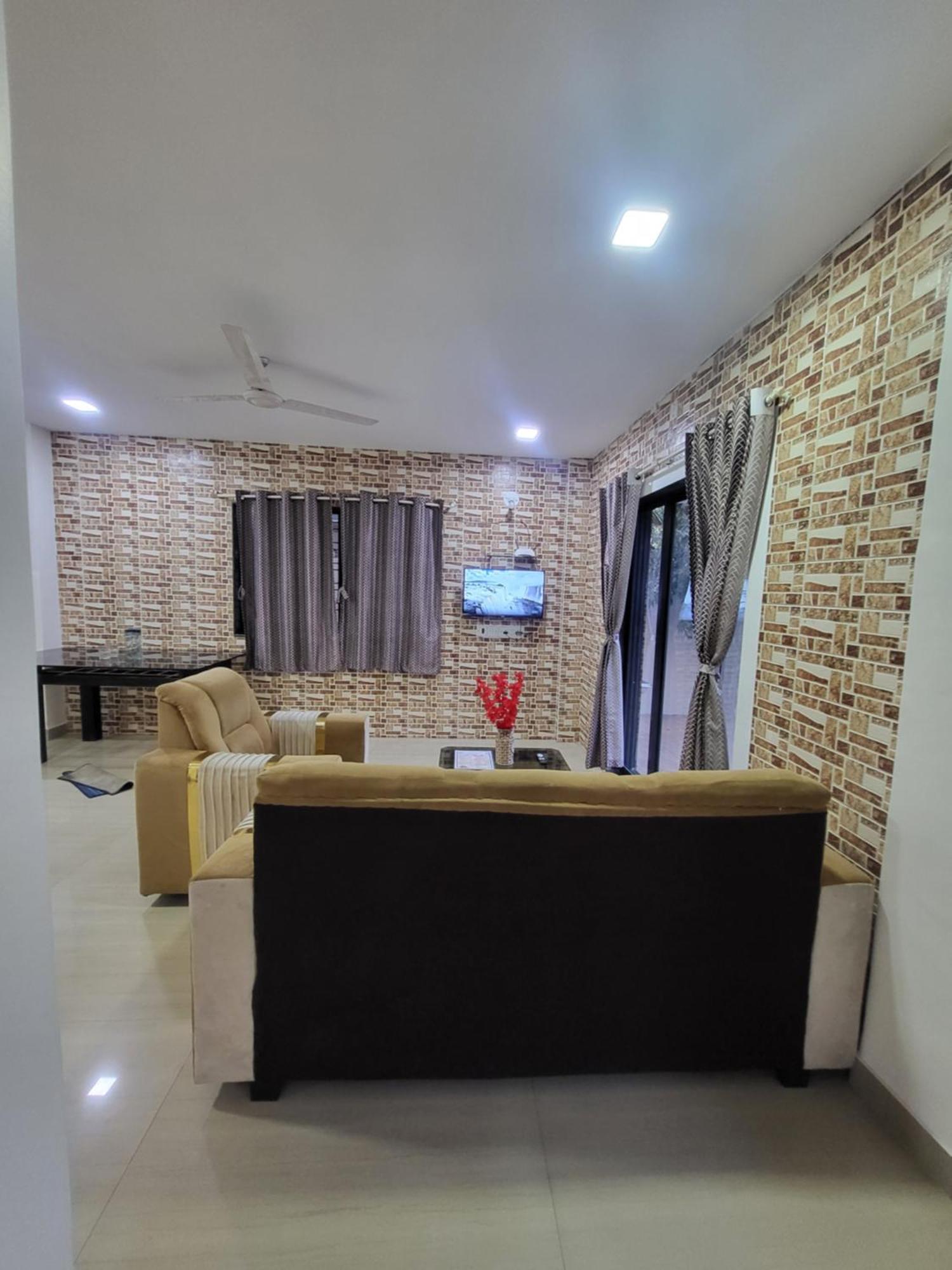 The Perfect Stays Para Disco Big Pool Cricket Turf Villa Lonavala Ngoại thất bức ảnh