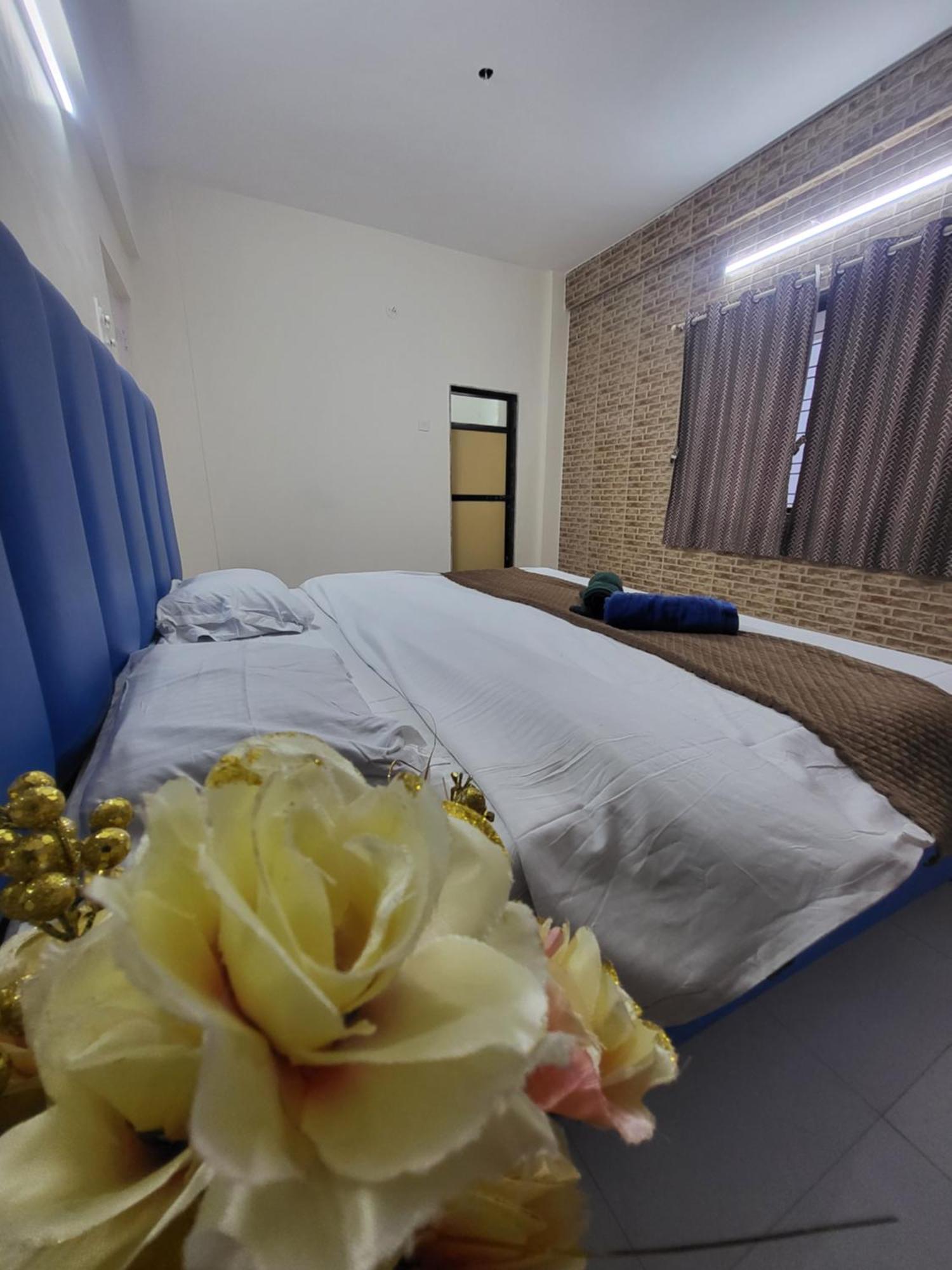 The Perfect Stays Para Disco Big Pool Cricket Turf Villa Lonavala Ngoại thất bức ảnh