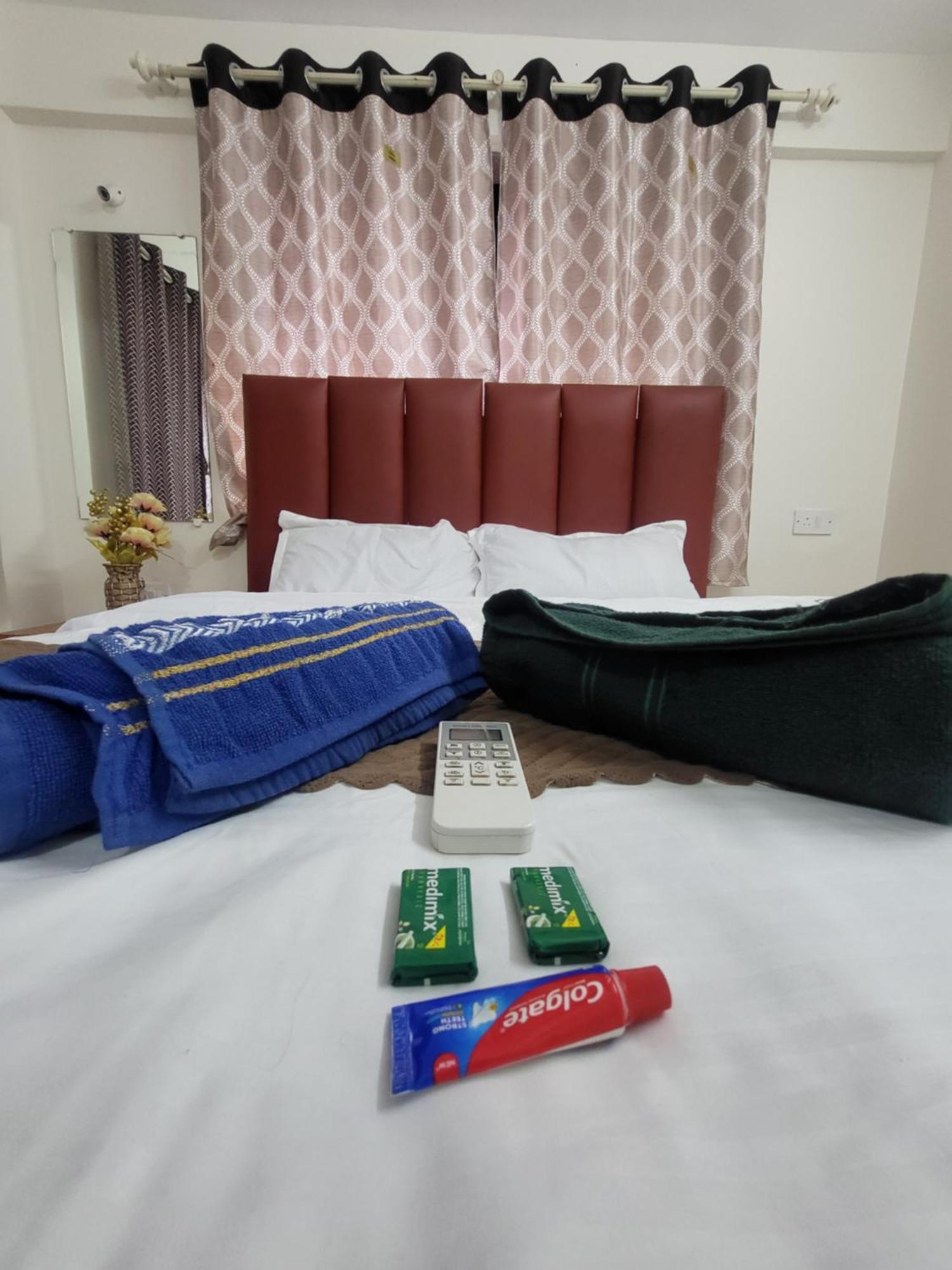The Perfect Stays Para Disco Big Pool Cricket Turf Villa Lonavala Ngoại thất bức ảnh