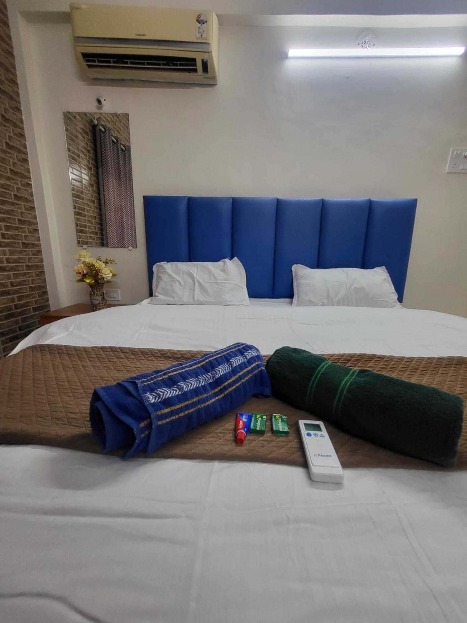 The Perfect Stays Para Disco Big Pool Cricket Turf Villa Lonavala Ngoại thất bức ảnh